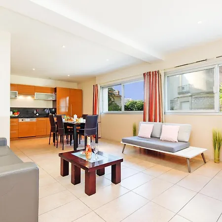 Carnot Apartament