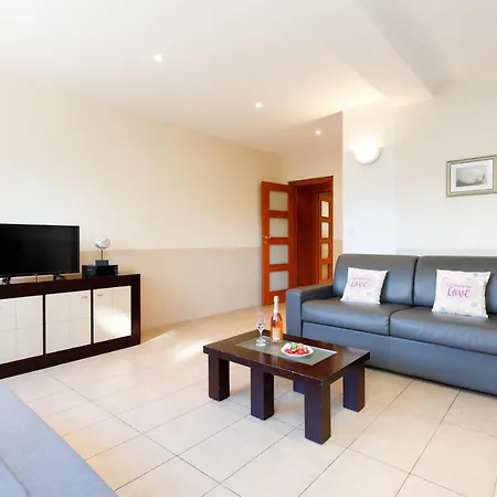 Carnot Apartament *