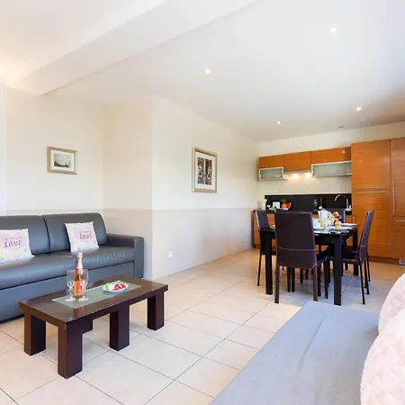 Carnot Apartament *